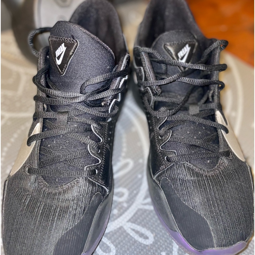Nike Zoom Freak 2 'Dusty Amethyst' Giannis Antetokounmpo Black/Silver Size 10